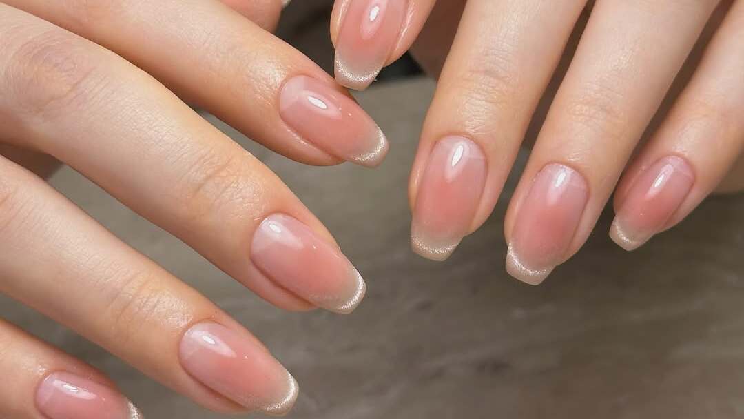 オフィスネイルはどこまでOK？職場マナーを守りつつおしゃれで好印象な